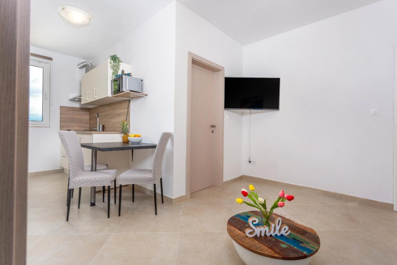 Divine Apartments Baska  Exterior photo